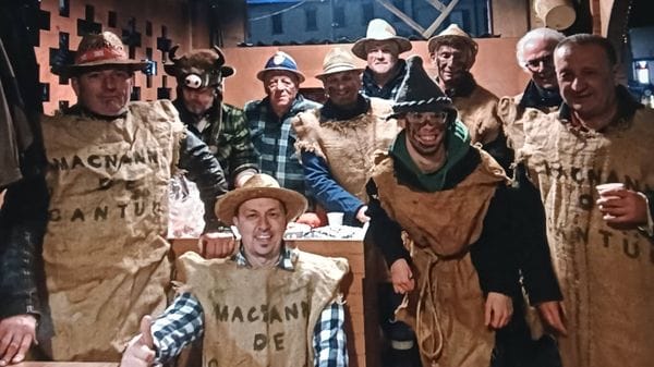 I Magnan si travestono da brivido: Halloween arriva in piazza Garibaldi