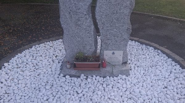 Turate rimette a nuovo il monumento alle Foibe