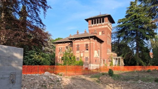 «Villa Berta, tutto in regola». Avanti con il taglio e i posteggi