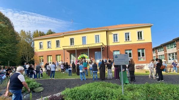 Un giardino per i sensi, festa alla scuola di Rovellasca