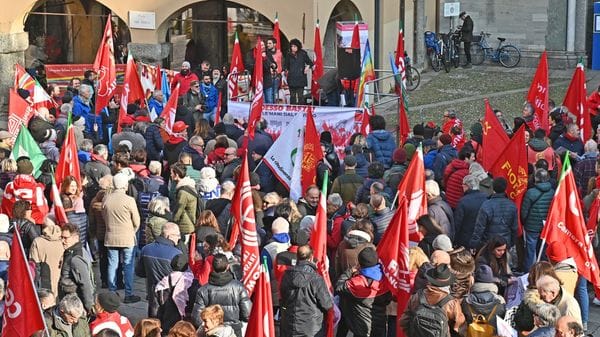 Manifestazioni oggi in tutta Italia, ma i trasporti pubblici non scioperano