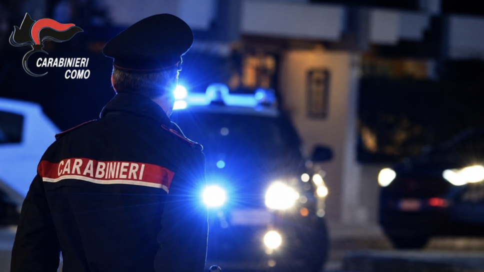 Non si ferma all’alt dei carabinieri: 42enne denunciato dopo un inseguimento. In auto cocaina e tirapugni
