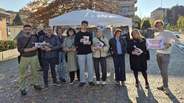 Treni, i pendolari firmano: «Più tutele e trasparenza»