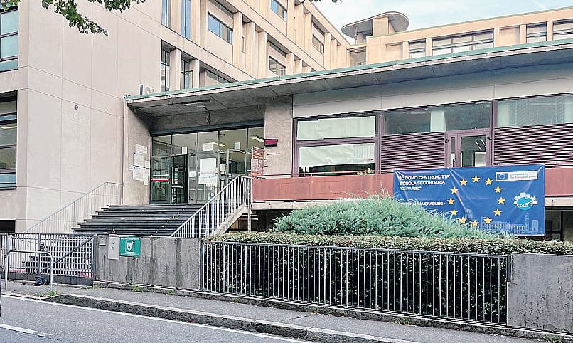 La scala della Parini, che odissea. Chiusa da quattro anni e mezzo