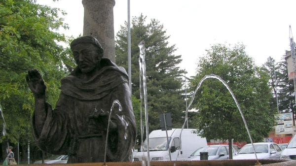 Rovellasca, droga al pozzo di San Francesco. «Più controlli della polizia locale»