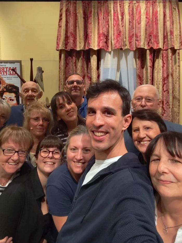 Il teatro dialettale si fa solidale: sala piena per aiutare chi ha una disabilità