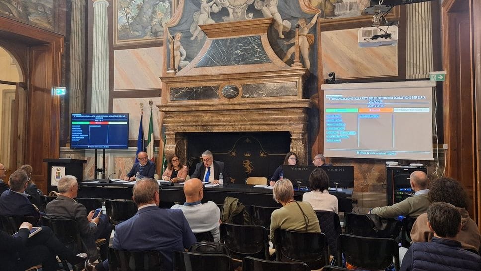 La Provincia boccia il piano scuole. Corridoni salva, palla alla Regione