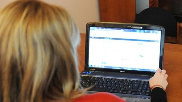 «Vuoi guadagnare facile?»: una truffa on line costa 105mila euro ad una cittadina di Albese