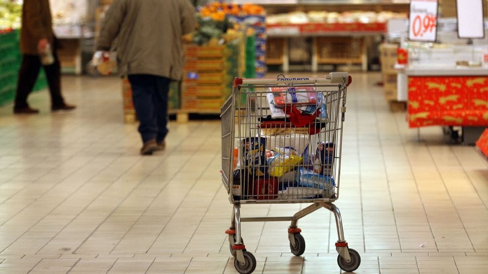 Il personale di vigilanza di un ipermercato di Tavernola, ha contattato il 112