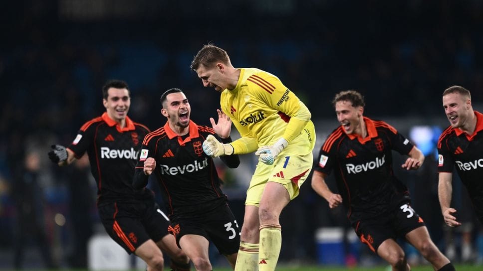 L’esultanza di Butez e compagni dopo la vittoria ai rigori