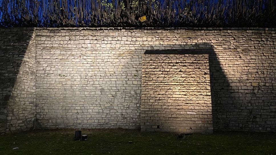 Le mura di Como illuminate