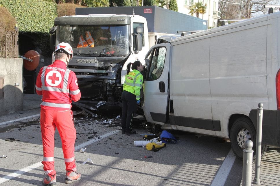 Griante Incidente frontale furgone camion 18 febbraio 2026
