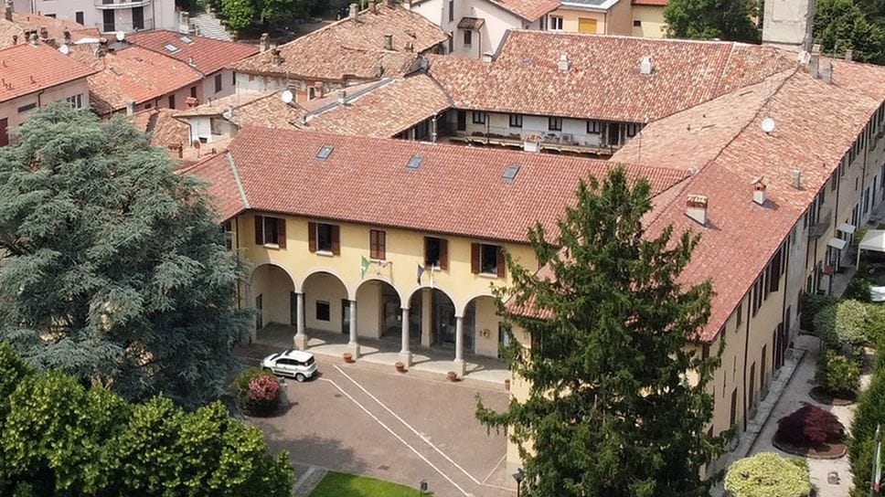 Il municipio di Lambrugo