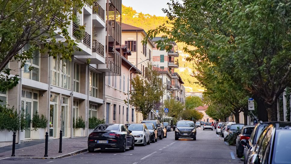 Via XX settembre a Como