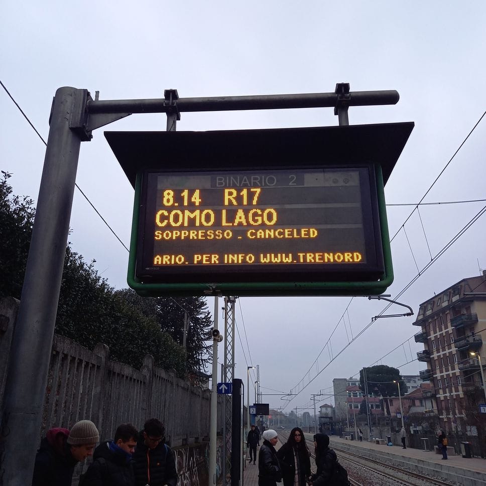 Un altro treno cancellato in provincia di Como nonostante fosse inserito nella fascia protetta