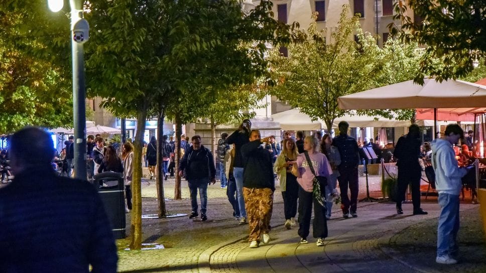 Sono in corso in città e su tutto il territorio provinciale controlli per accertare il rispetto delle norme di sicurezza nei locali in cui si organizzano serate musicali e di ballo