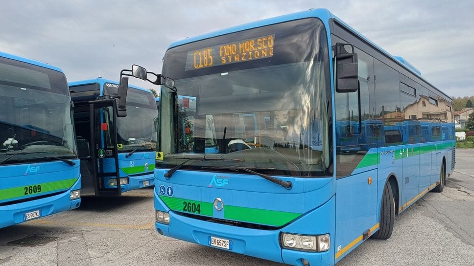 Il bus della linea C185 per Fino Mornasco