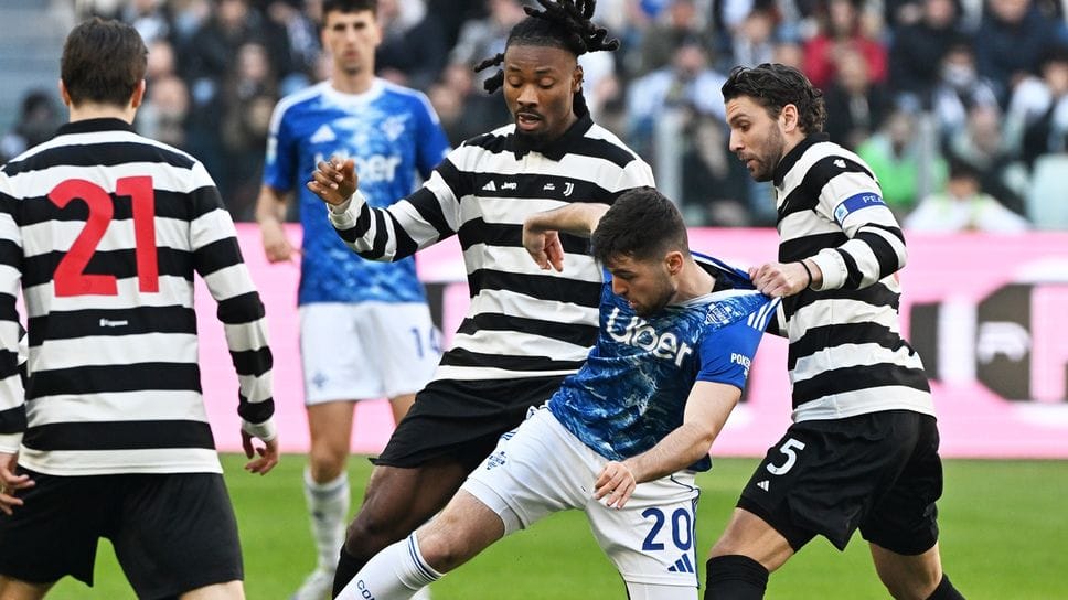 I giocatori della Juventus con la quarta maglia