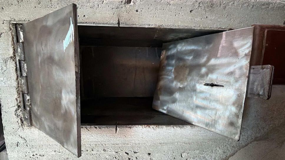 La cassaforte è stata trovata forse con un metal detector