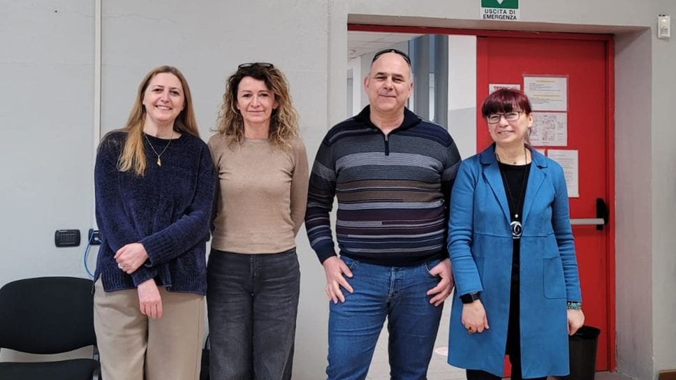Da sinistra la psicologa Roberta Lippi, la dirigente Anna Proserpioil professor Andrea Radosta e la professoressa Lorena Sacrato