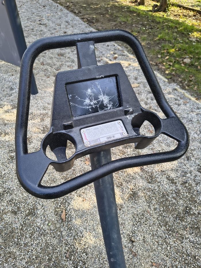Olgiate Comasco, cyclette vandalizzata nell'area fitness