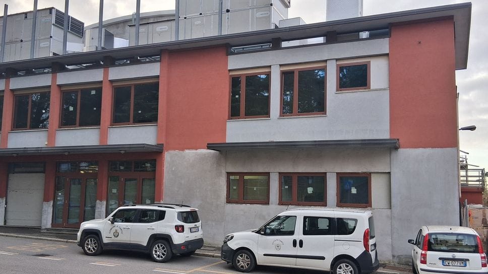 Il palazzetto Parini, affacciato sull’omonima piazza, visto dall’esterno