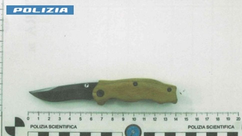Il coltello usato per il tentato omicidio di via Manzoni