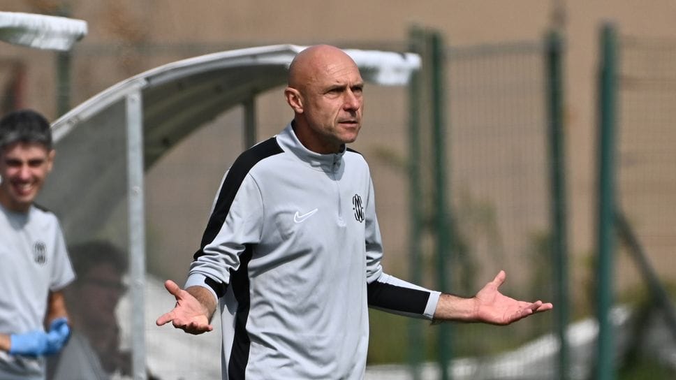 Stefano Sottili è stato sollevato dall’incarico di allenatore della prima squadra