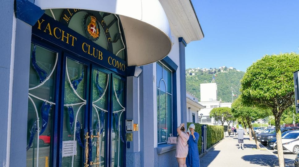 La sede dello Yacht Club in via Puecher, in uno stabile di proprietà del Comune