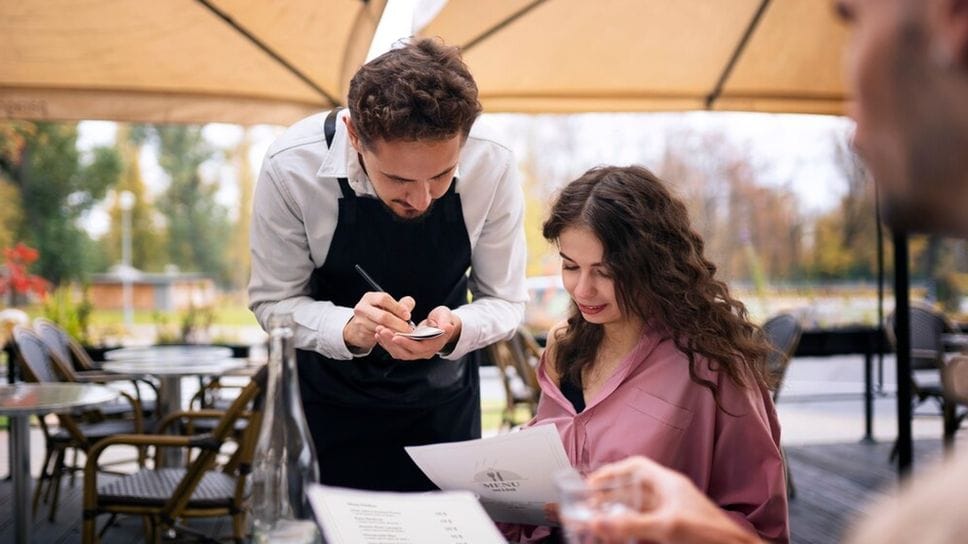 Molti ristoratori comaschi applicano una penale per chi non si presenta senza avvisare