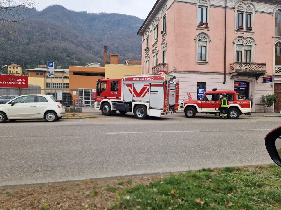 L’intervento dei vigili del fuoco questa mattina, martedì 10 marzo