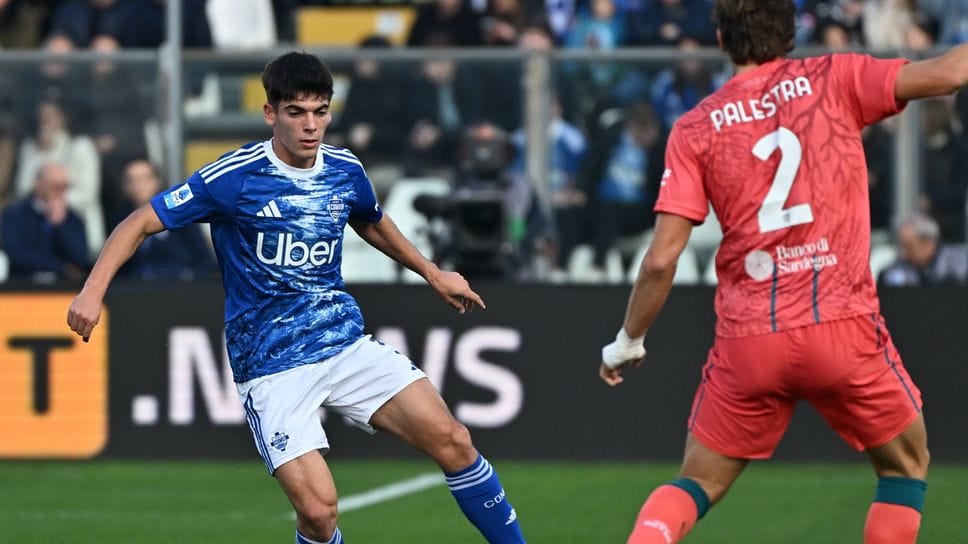 Alex Valle, 22 anni ancora da compiere, sfida un altro giovane talentuoso come Palestra del Cagliari