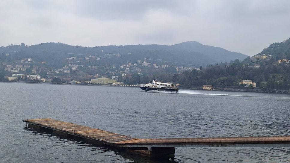 Il pontile di villa Geno come appare oggi: andrà adeguato alle esigenze di taxiboat e diportisti