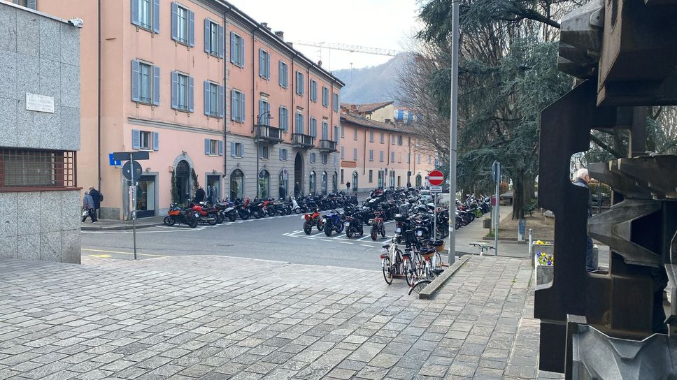 Il nuovo parcheggio al completo