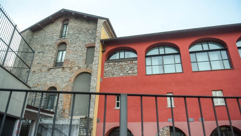 Lavori in corso dietro la piazza