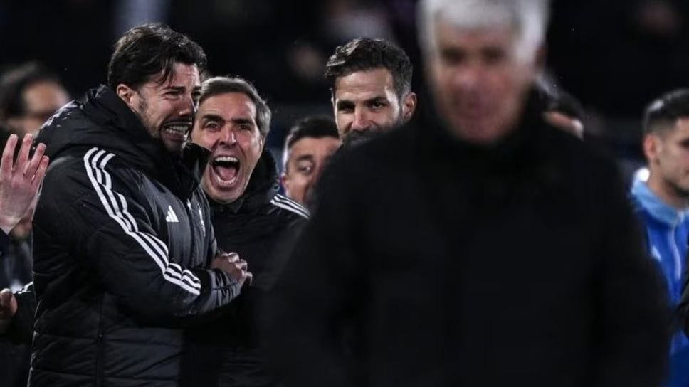 L’occhiata di Fabregas a Gasperini dopo il gol del 2-1