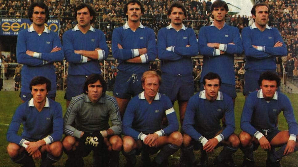 Sopra Gozzoli terzo in piedi da destra; sotto è il secondo da destra a una reunion qualche anno fa con Cavagnetto, Melgrati, Fontolan e Centi