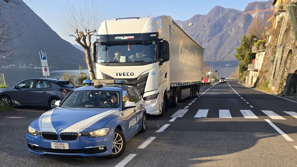 Dopo il caos semafori, tornano i controlli. Prime multe per l’ordinanza anti Tir