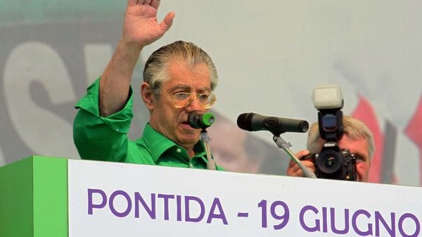 La morte di Bossi<br/> e il miraggio di Pontida