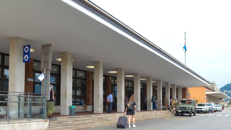 In stazione a San Giovanni, nonostante fosse irregolare e con un ordine di carcerazione: arrestato