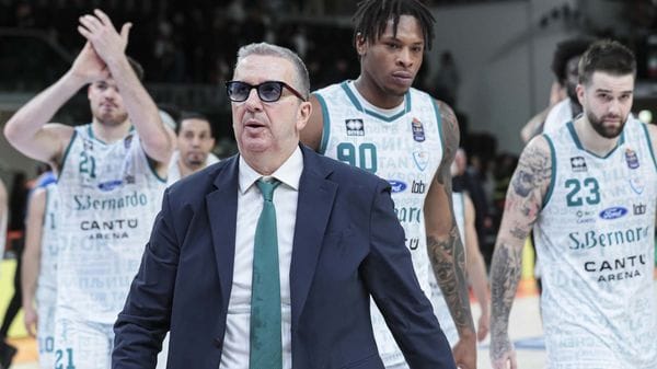 Pallacanestro Cantù, De Raffaele: «Una lezione. Con questo atteggiamento non si va da nessuna parte»