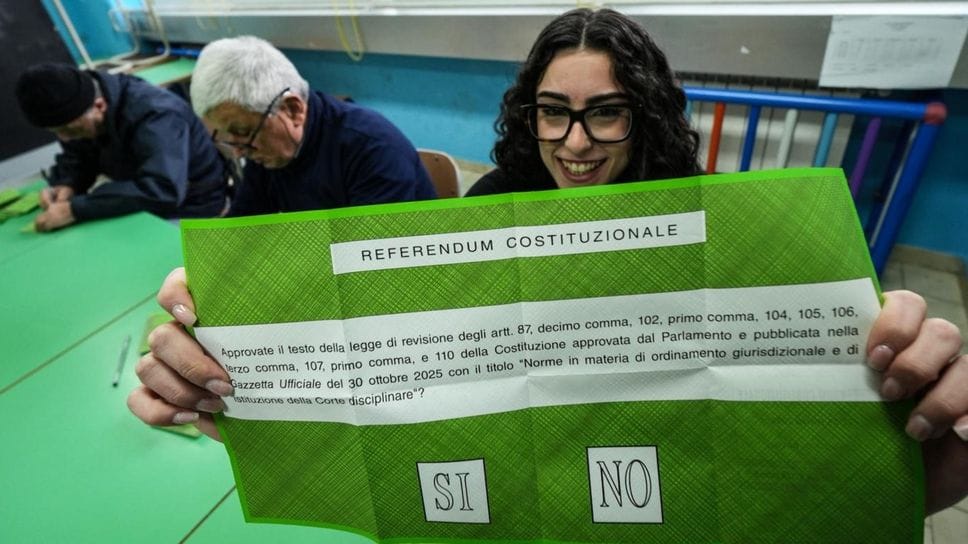 Referendum, seggi chiusi: affluenza  a Como oltre il 61%, in Italia ha superato il 58%. Gli exit poll danno il no avanti
