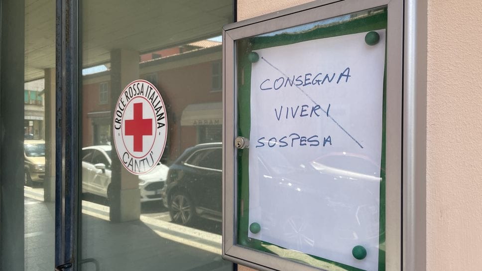 Blitz dei Nas sul cibo sottratto ai poveri. A Cantù dieci indagati della Croce Rossa