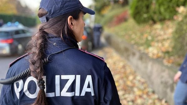Quattro controlli e dieci grammi di hashish: la polizia intensifica le attività
