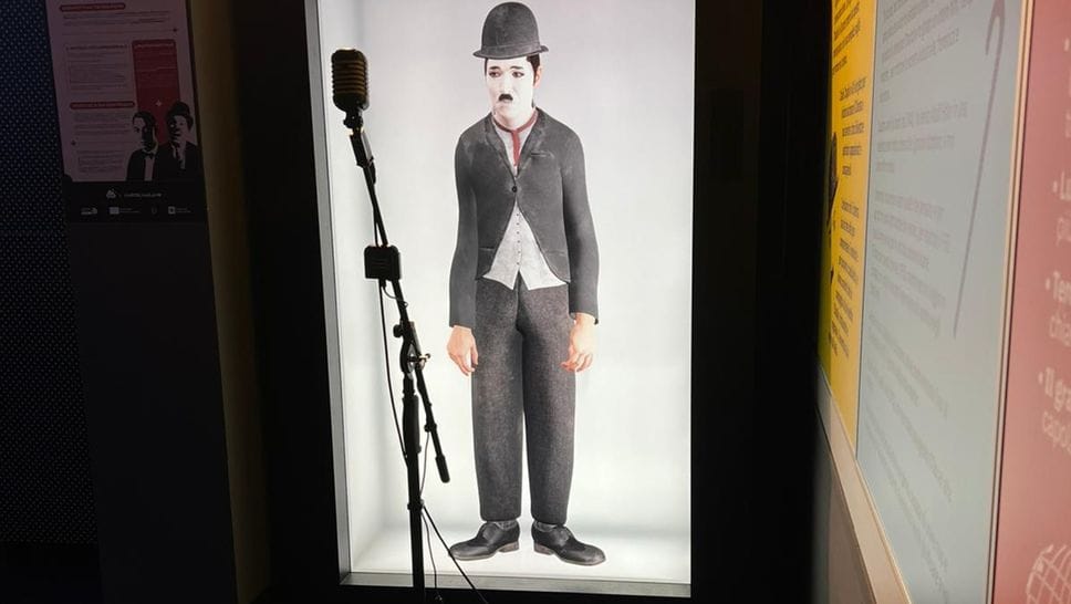A Milano si può parlare con l’ologramma di Charlot: un progetto della comasca Dkr