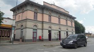 Erba, violenza in stazione. La Regione finanzia fototrappole e video