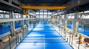 Padel, ma sembra calcio. Oggi Totti e Conti a Como