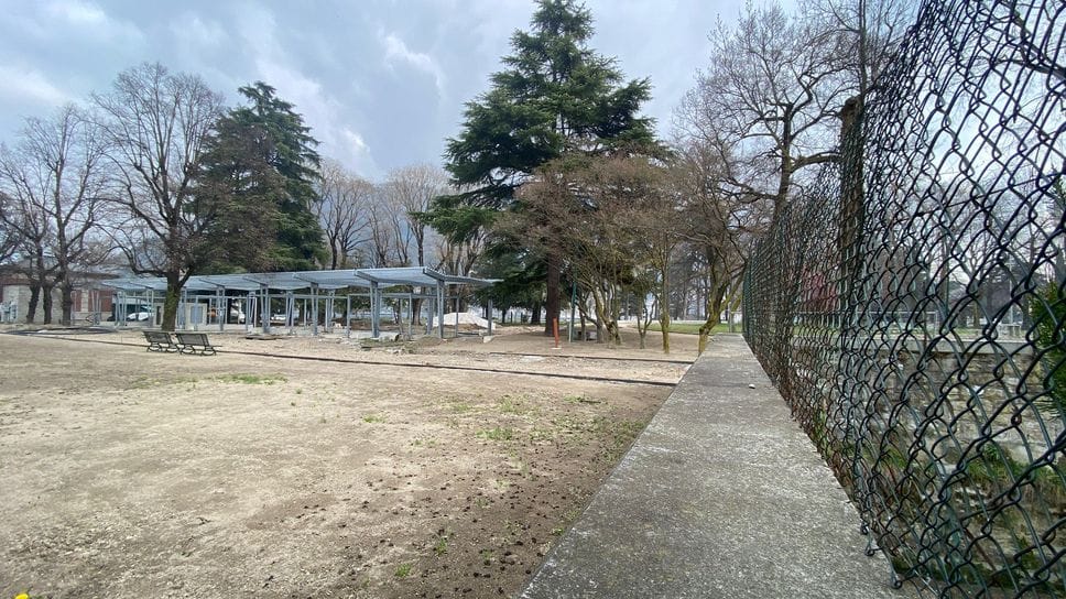 Ritardi nel cantiere dei giardini a lago, Azione attacca: «Simbolo di un’assenza di visione»