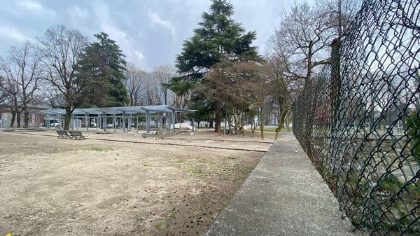 Ritardi nel cantiere dei giardini a lago, Azione attacca: «Simbolo di un’assenza di visione»