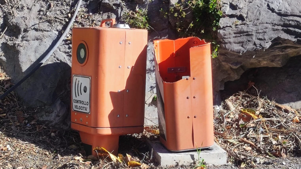 Valsolda, vandali devastano gli autovelox